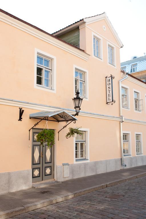 Oldhouse Hostel Tallinn Exterior photo