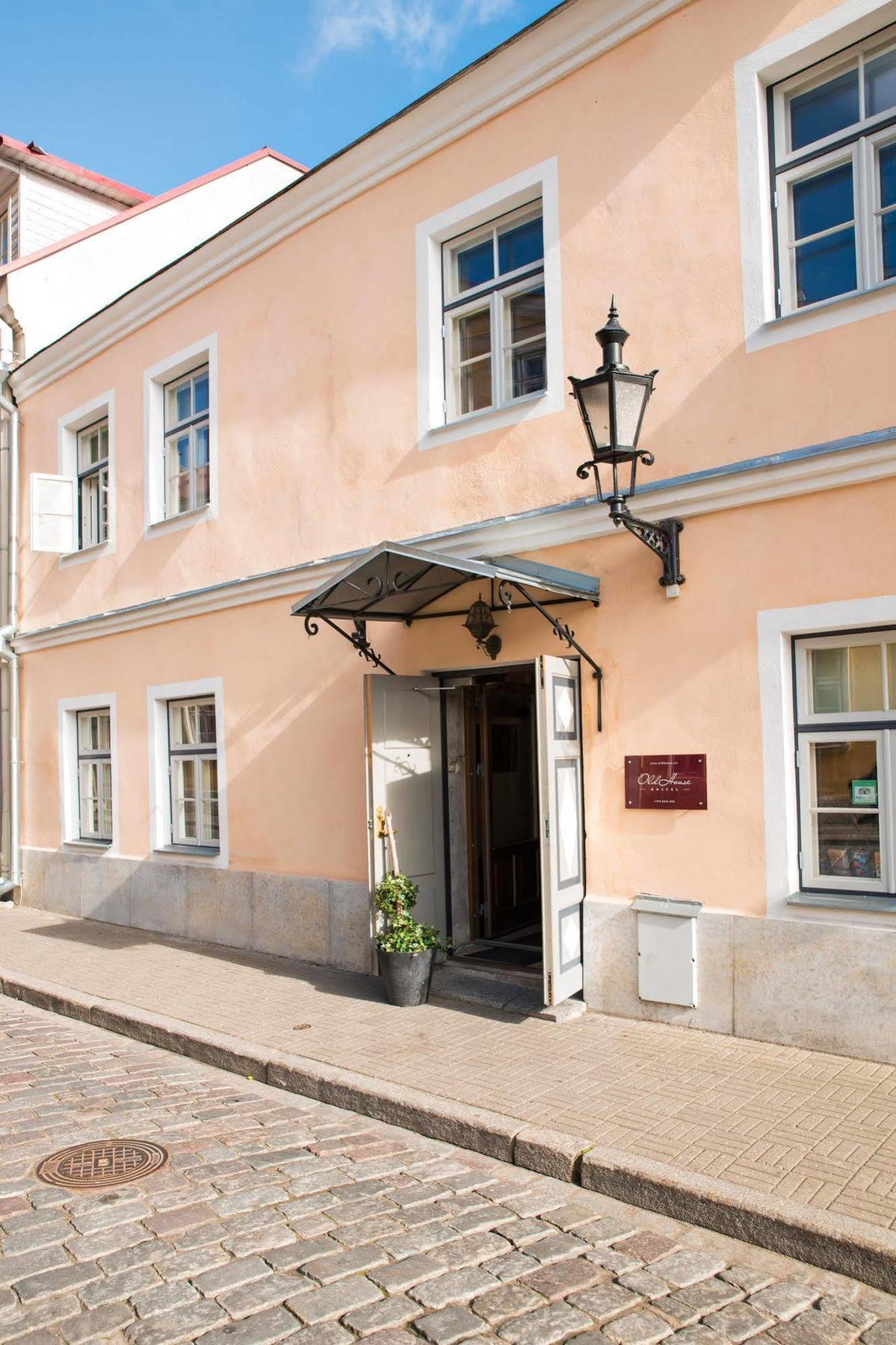 Oldhouse Hostel Tallinn Exterior photo